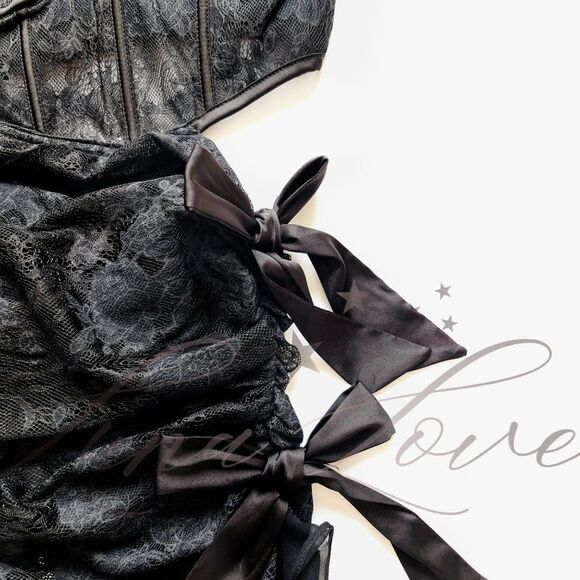 FOR LOVE & LEMONS Regina Cut-Out Mini Lace Dress in Black NWT - Picture 5 of 9